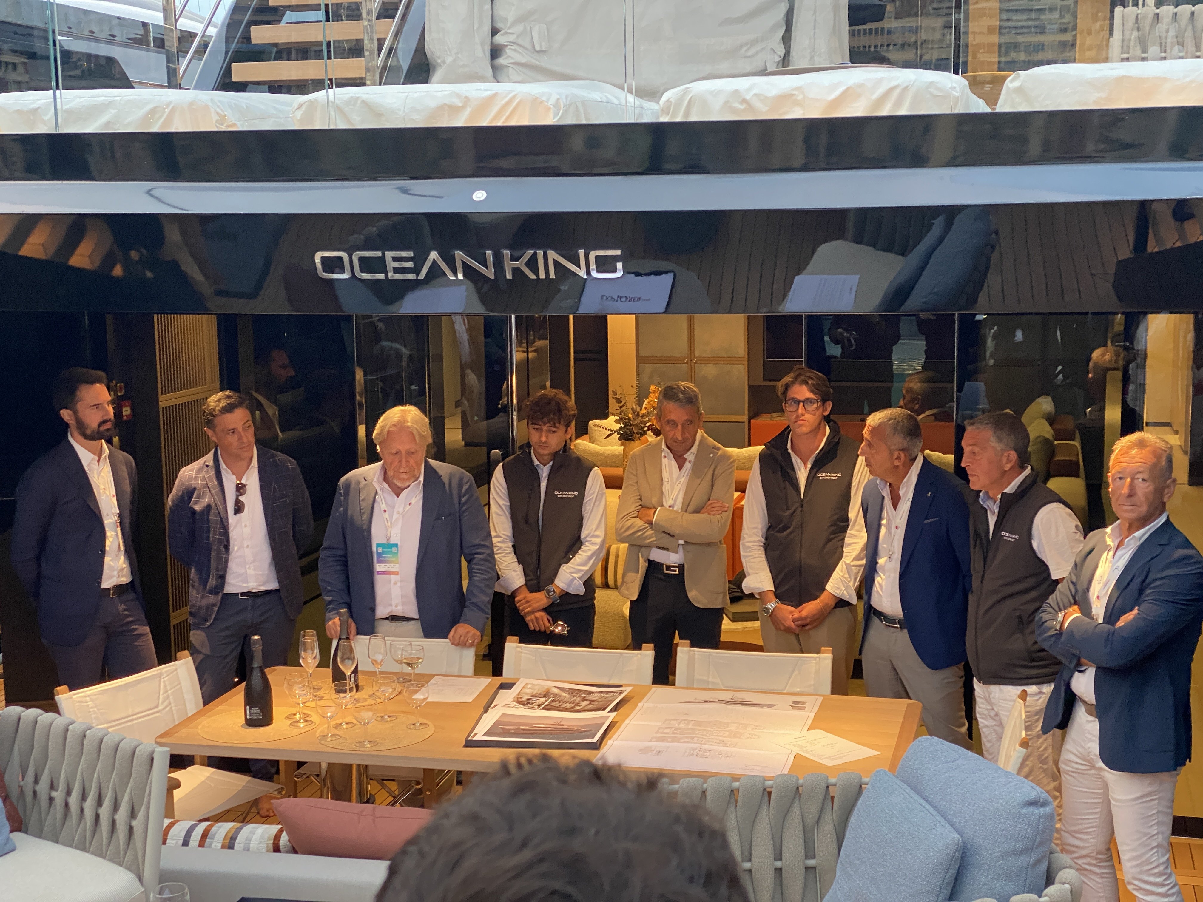 Explorer 34 m presentation