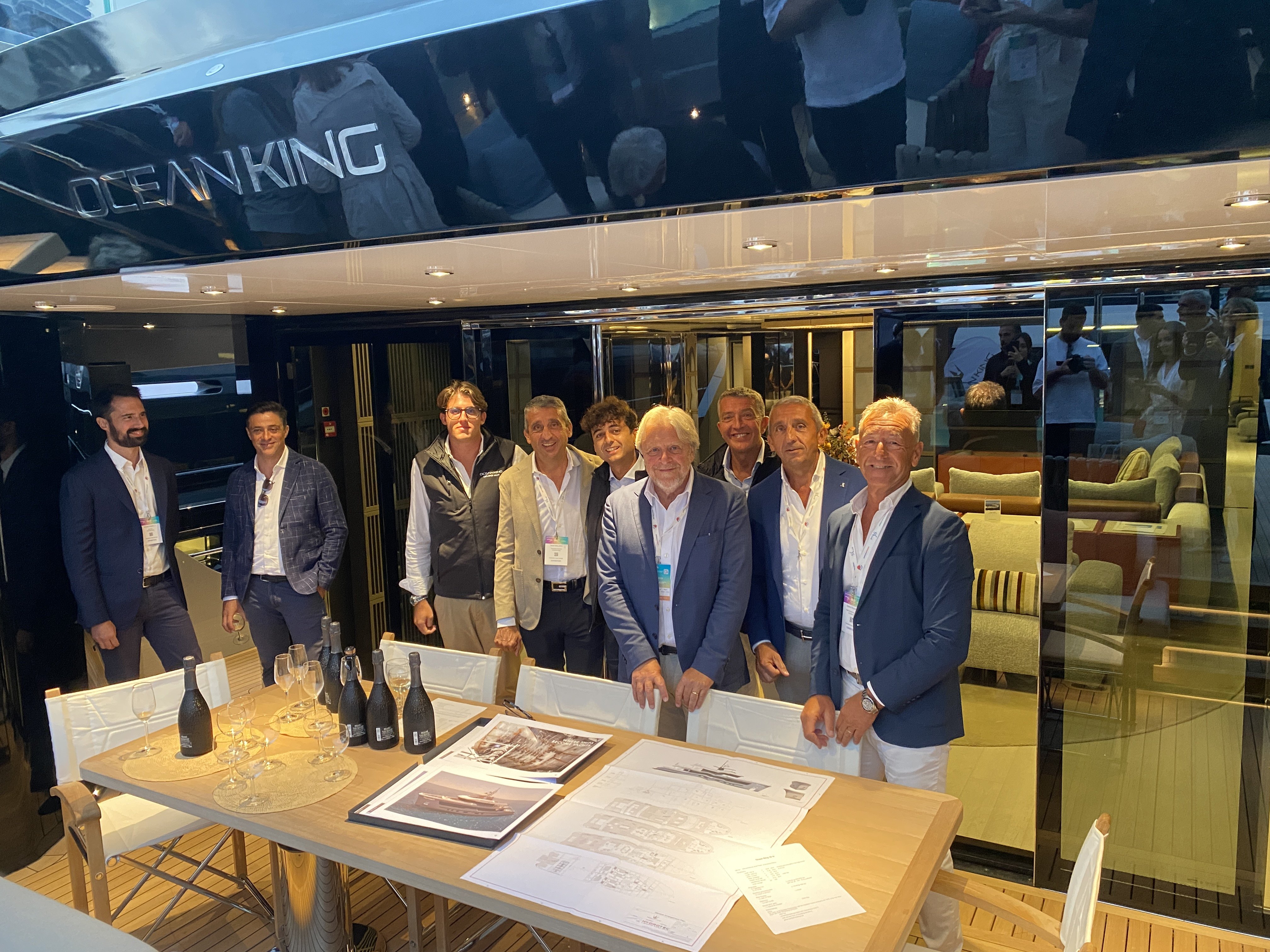Explorer 34 m presentation